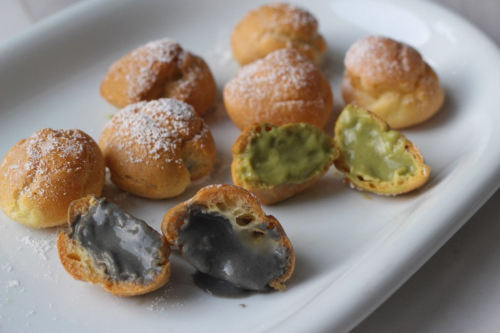 delectabledelight: Black sesame and matcha cream puffs (by honey drizzle)