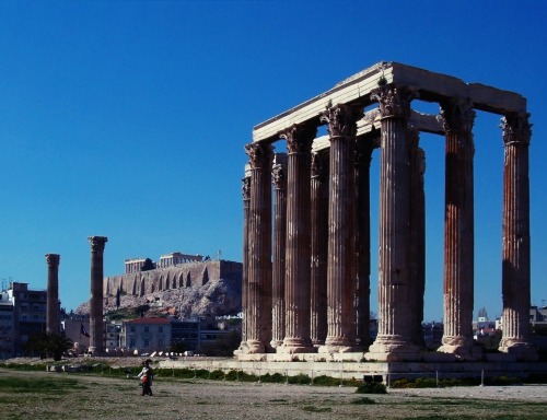 eos-erigenia:The Temple of Olympian Zeus, Athens, (174 BC-132 AD), with the Parthenon (447-432 BC) i