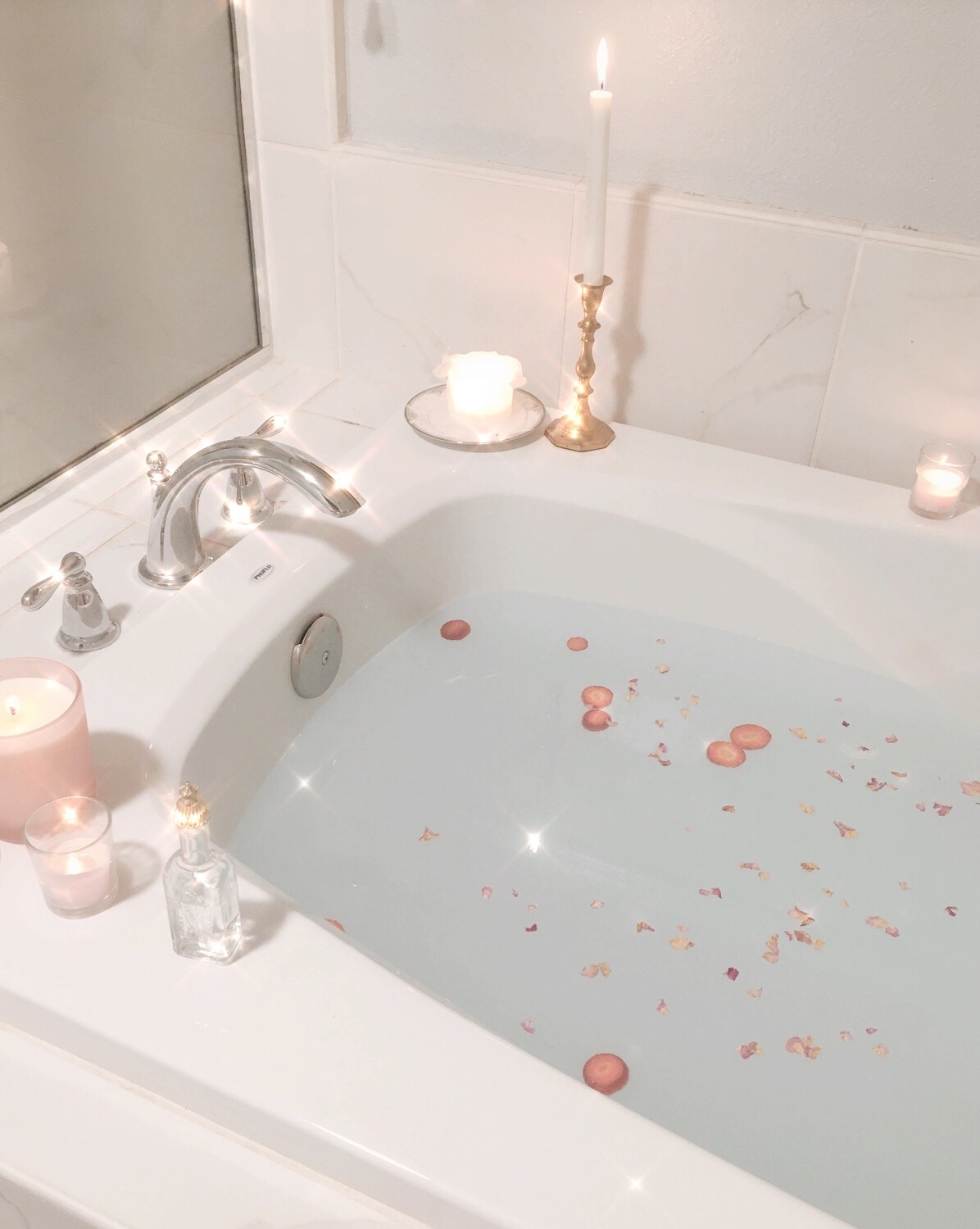 my-darling-boy:For the full moon, I did a rose strawberry milk bath, lit my tea cake