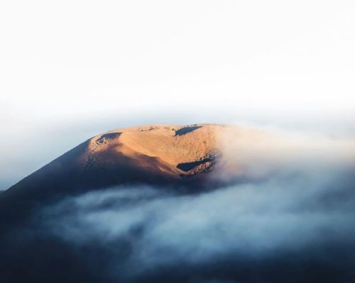 Some Haleakalā magic for your Valentine’s Day #findyourpark #haleakalā #gohawaii (at Haleakala Natio