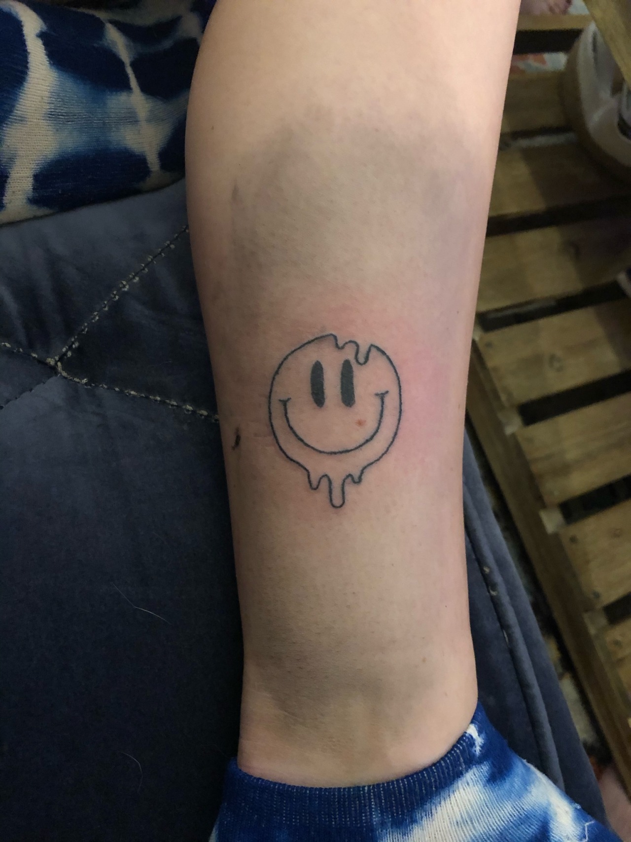 Louis Promo Squad on Twitter Who has a Louis inspired tattoo A couple  of us here at LPS have Louis signature smiley face   Drop your pics  below so we can