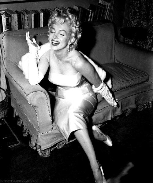 Porn photo infinitemarilynmonroe: January, 1955.