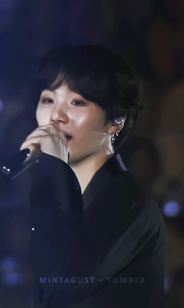 Can't Believe He's Not Just A Fever Dream Of Mine But A Real Person... {cr. Namuspromised}