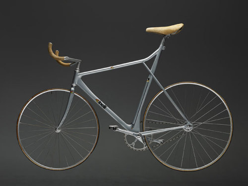 zyrda:  Cinelli is the definitive look at how beauty and technology can meet in this simplest form o