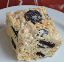  Cookies And Cream Rice Krispie Treat Just Add Mini Oreos To Your Favorite Rice Krispie