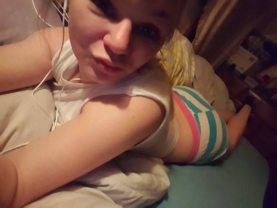 picsofmysexysisterinlaw:  I wish I had some pics of her pussy