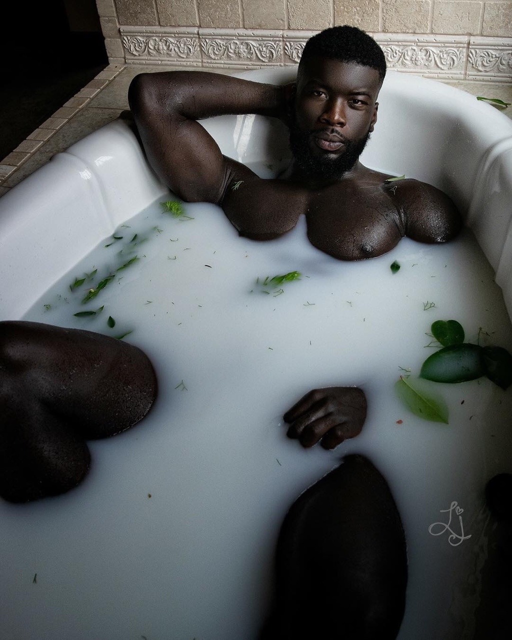 ohthentic:  blacker-the-better:  degeneratexxx:   King of Côte d'Ivoire 🇨🇮