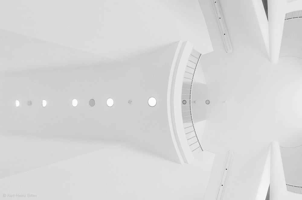 jxseiii:  alexandver:  white.modern.minimal @alexandver  Hey yo.