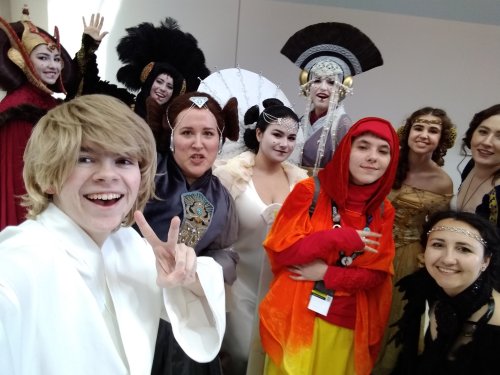 astriiformes: astriiformes: astriiformes: astriiformes: HEY, THIS CONVENTION IS FULL OF MOMS!! I nee