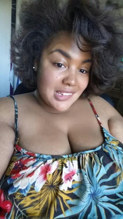 theladyinthestripeddress:  Meeeeeeeeee