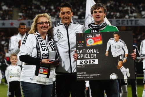 Real Madrid FIFA week game 2: Modric 1-2 victory; Sami & Mesut 4-1 victory; Karim & Rapha 0-