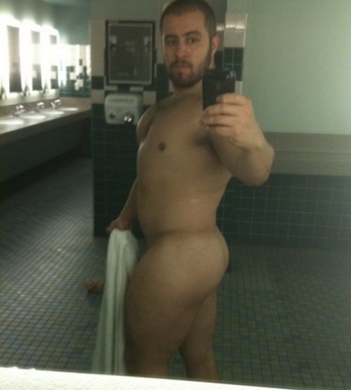 lockerroomguys:  Some more delicious locker room selfies! There are some hot guys out there, so get yourself to the locker room! For more hot pics of guys in the locker room , follow lockerroomguys.tumblr.com 