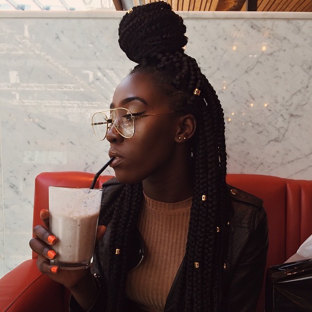 fckyeahprettyafricans:  afrorevolution:  I want to Glo up like her 😍😍😍🍫