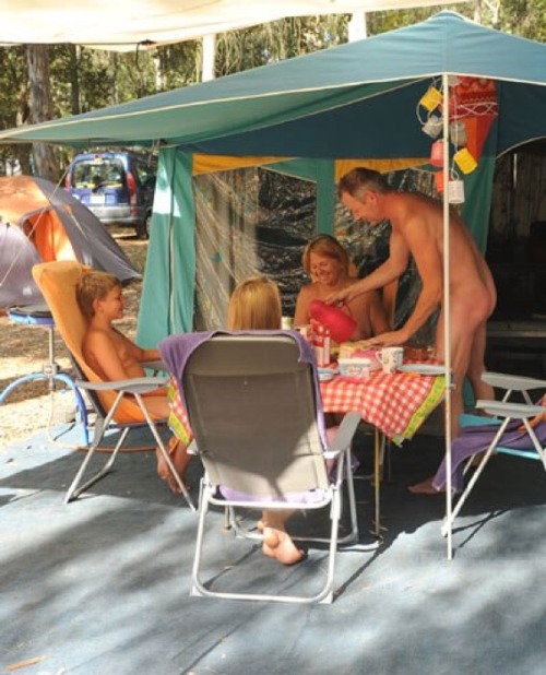 nudistr1: Morning breakfast