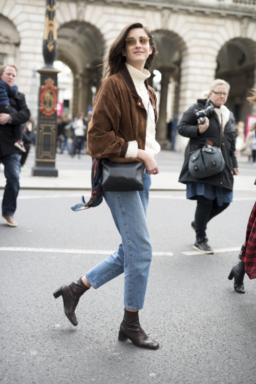 topshop: Suede, jeans, snake - this girl spreads a fresh ‘70s vibe.  Xx