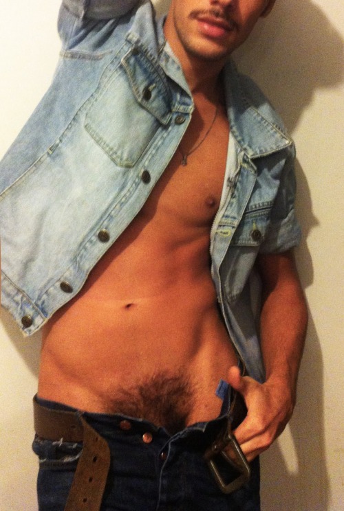 edu-dudu:  Diogo and his huge dick! (Brazilian Gay Escort)