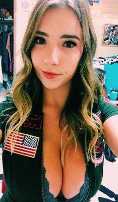 Cleavage Lover