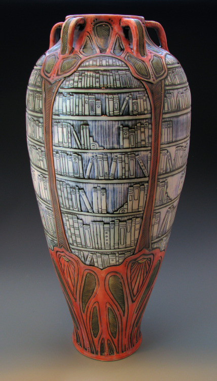 stephanienouveau:postgraduategoth:stephanienouveau:I love old books.I made a vase about it.This is w