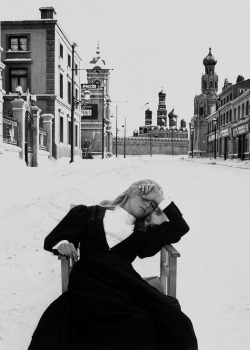 tcm: Julie Christie on the set of David Lean’s DOCTOR ZHIVAGO (’65)