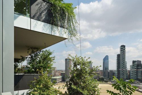 archatlas:  Bosco Verticale Boeri Studio (Stefano Boeri, Gianandrea Barreca, Giovanni La Varra) Italian architect Stefano Boeri designed this high-rise apartment buildings using trees and vegetation for its façade. ‘Bosco Verticale’ uses this