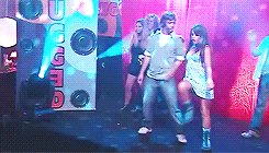 espositogifs:Ten Years of Casi ÁngelesEmpecé este viaje porque creo que TODO PUEDE SER MEJOR, un des