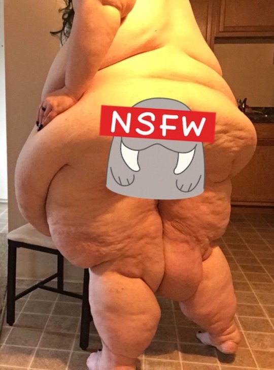 ssbbwvanillahippo: Since I haven’t stfu for two days, I’ll spam pictures now♥️  Uncensored at BBW Royalty💜 