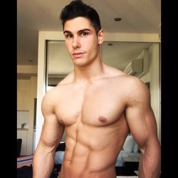 tripltap:Instagram user @dylanh_fitness http://ift.tt/1ObkFsr