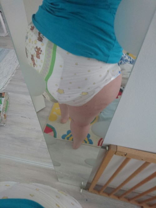pinkuspinklittleworld:Daddy i m big giwl.