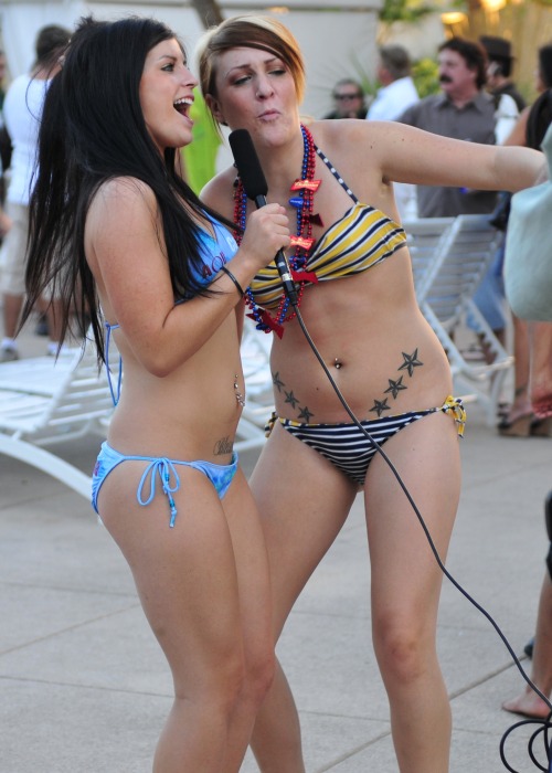 sin-city-sights: I was on  a shoot for Aqua Cabana and these girls were having too much fun. I don’