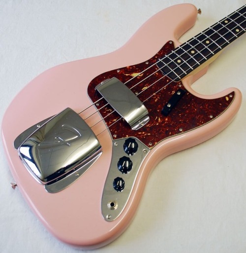 sortofathing: shell pink 1961 fender jazz bass