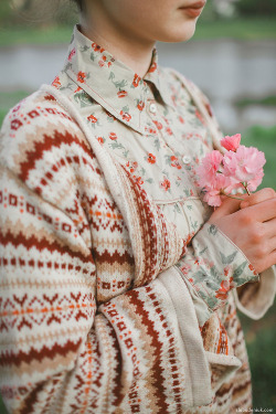 floralls:  Girl under sakura tree (by Oleh Slobodeniuk) 