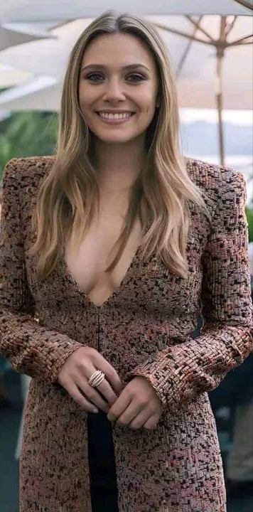Elisabeth Olsen. The sexiest of all the Olsen's (Except maybe Lily) 💕💕