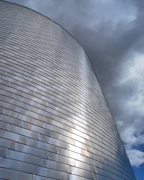 The Rio Tinto Alcan Planetarium is right next to the Olympic stadium #archi_focus_on #brutalist #moo