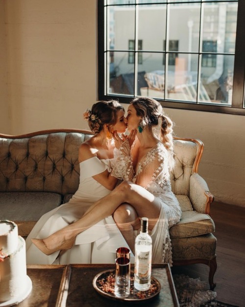 hopefullezbian:  heatherandlaura