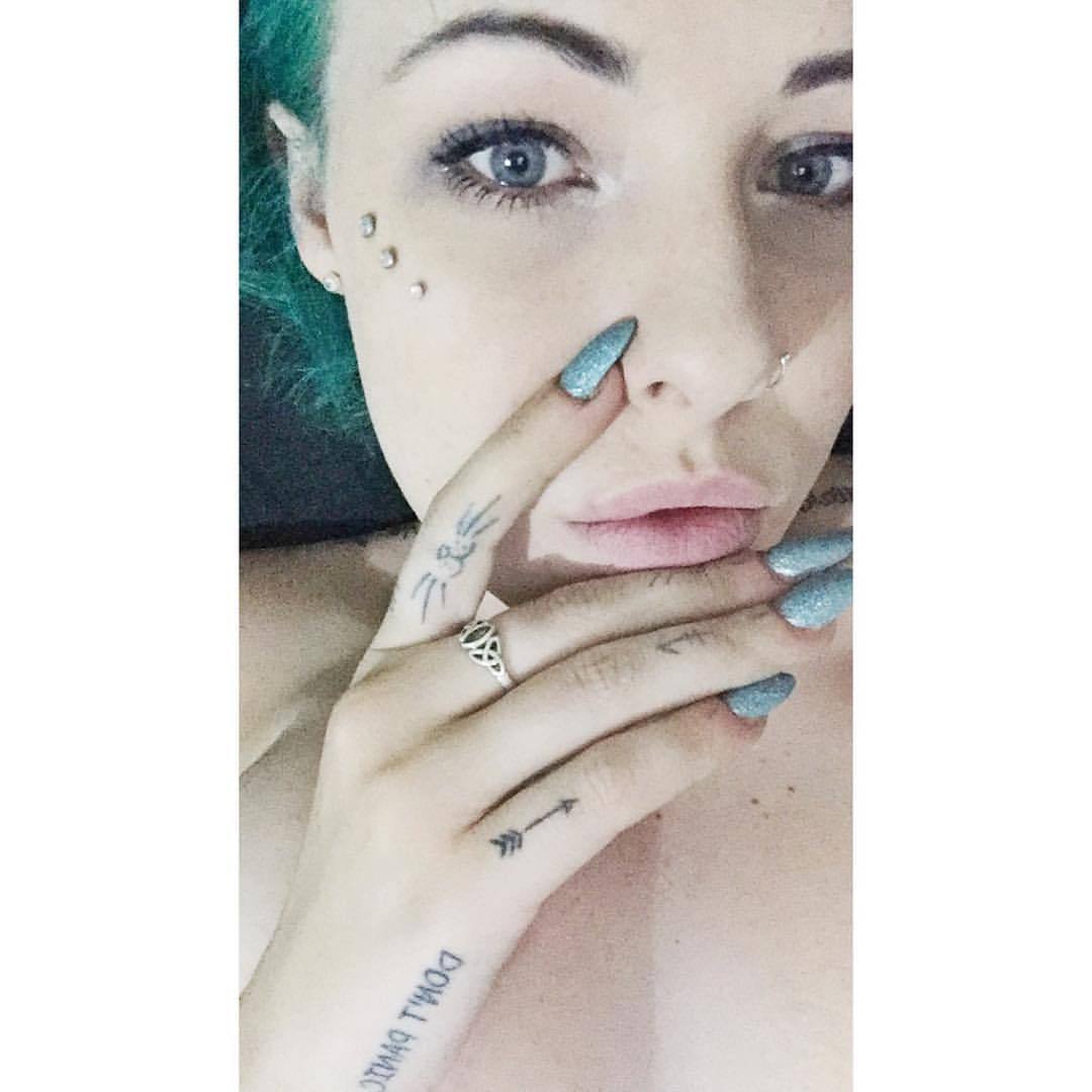 In love with my nails 💙#stonerchick #boobs #crybaby #sexylingerie #camgirl #americanapparel
