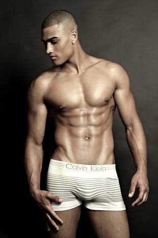 male-celebs-naked:  Rob Evans 3See more here