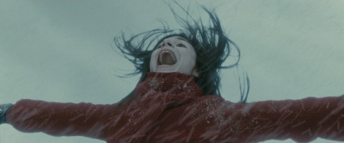 harrypotterconfessions:  i’ve always found this scene to be creepily beautiful.