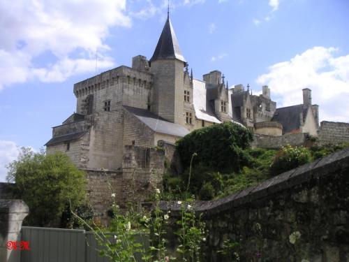 castlesandmedievals:Château de Montreuil-Bellay The Château de Montreuil-Bellay is a historical buil