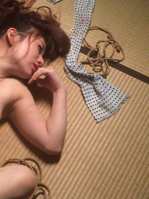 justscreenshots:  Shibari Ren Yagami Model Nozomi Arimura