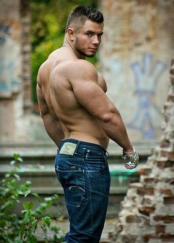 speedo-bear:  Leo Bartenev 