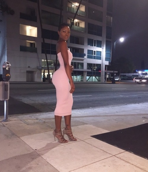 sexysfw: https://sexysfw.tumblr.com/