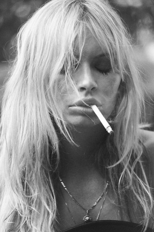 XXX smoking girls - Alex Spencer by Brydie Mack©Brydie photo