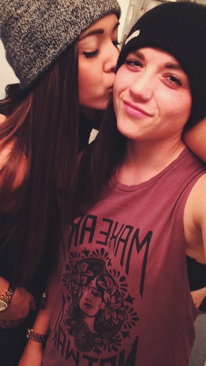 caitlinfrisk:  This freaking girl tho 🙌🙌🙌 fewandbyfar