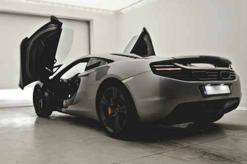 global-luxury:  Twin-Turbo 