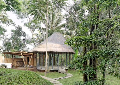 dezeen: This house for two retired lecturers in the Indonesian city of Salatiga was designed with mu