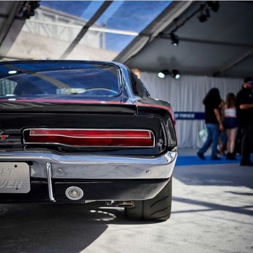 Beautiful ‘69 @dodgeofficial Charger R/T shot by @cravenperformance !  #musclecarspictures #v8