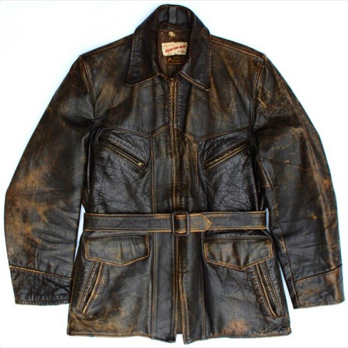 Beauty 1940’s Speigel front quarter horsehide jacket. Quited lining. Size 38.Get it at www.1