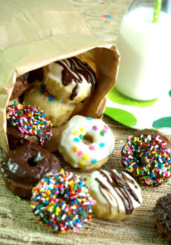 verticalfood:  Mini Doughnuts