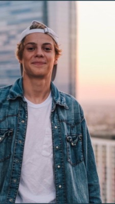 sexystraightguyscaught:   Jace Norman, 18 year old straight Nickelodeon Star who liked playing with his ass 😉 want more?