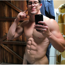 maleobsessed:My kind of nerd!